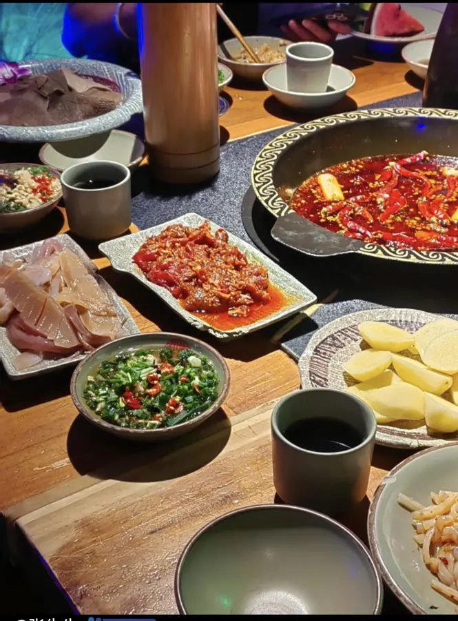 配图